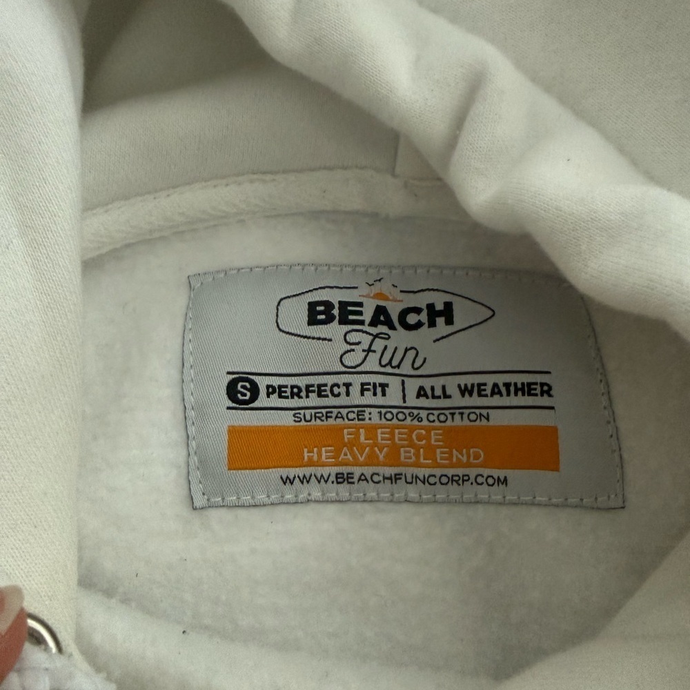 White Embroidered Montauk Hoodie with Embroidered Fish Design Size S 100% cotton - Picture 5 of 5